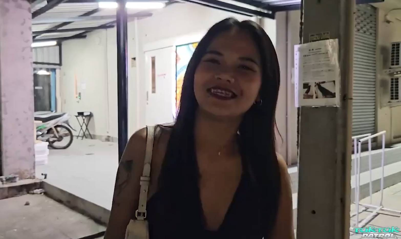 หนังเอ็กส์ไทย TukTukPatrol – Tingtong น้องติ๊งต๊องนัดเย็ดกับฝรั่งโม๊กควยสองดุ้นอย่างเสียว